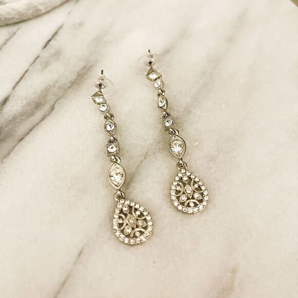 Vintage Art Deco Long Crystal Teardrop Earrings Dangle Drop Clear Silver Toned - Picture 1 of 4